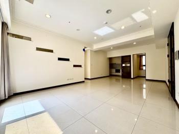 八擴遠雄艾菲爾三房車位