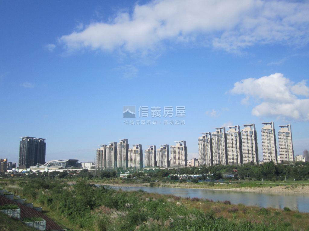 專任美河市稀有庭院戶房屋室內格局與周邊環境