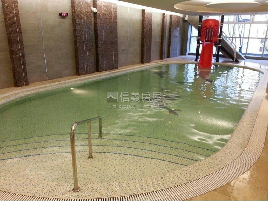 專任美河市稀有庭院戶房屋室內格局與周邊環境