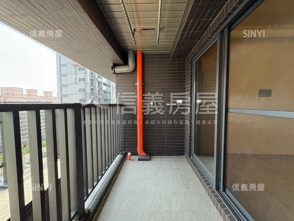 雙橡園純住２房車位房屋室內格局與周邊環境