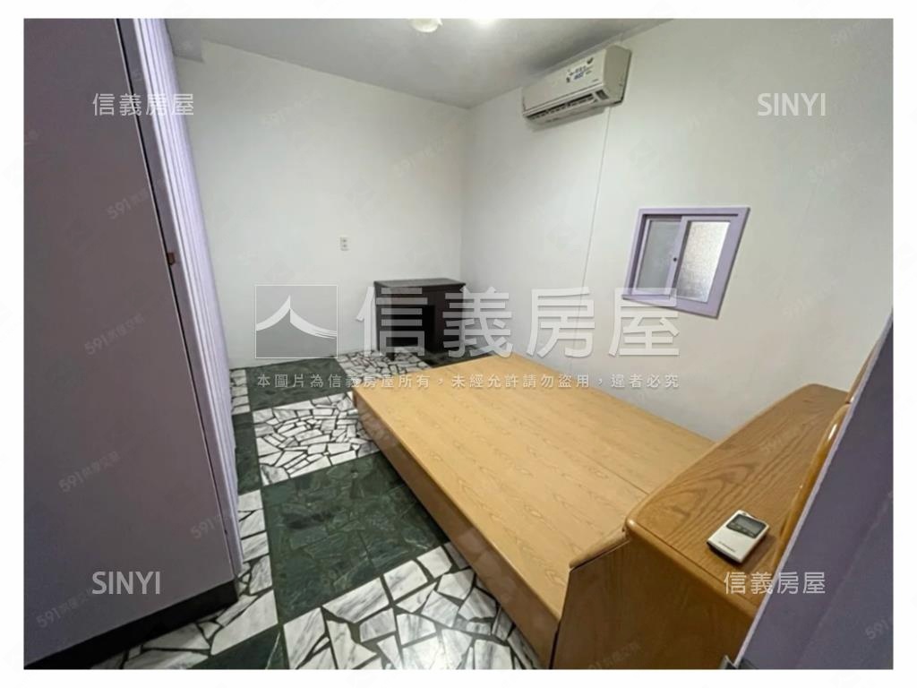 稀有雙捷運頂樓大空間房屋室內格局與周邊環境