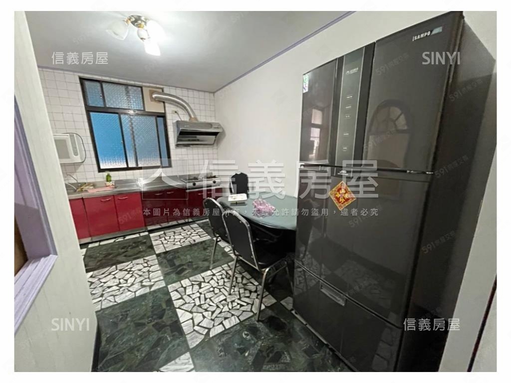 稀有雙捷運頂樓大空間房屋室內格局與周邊環境