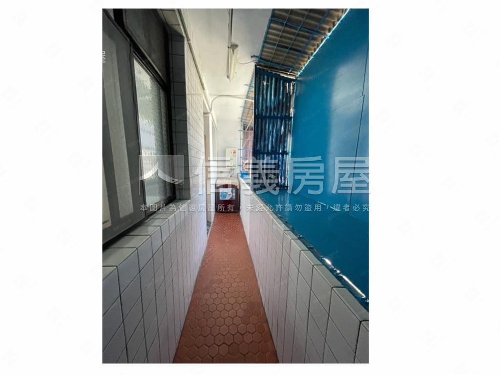 稀有雙捷運頂樓大空間房屋室內格局與周邊環境