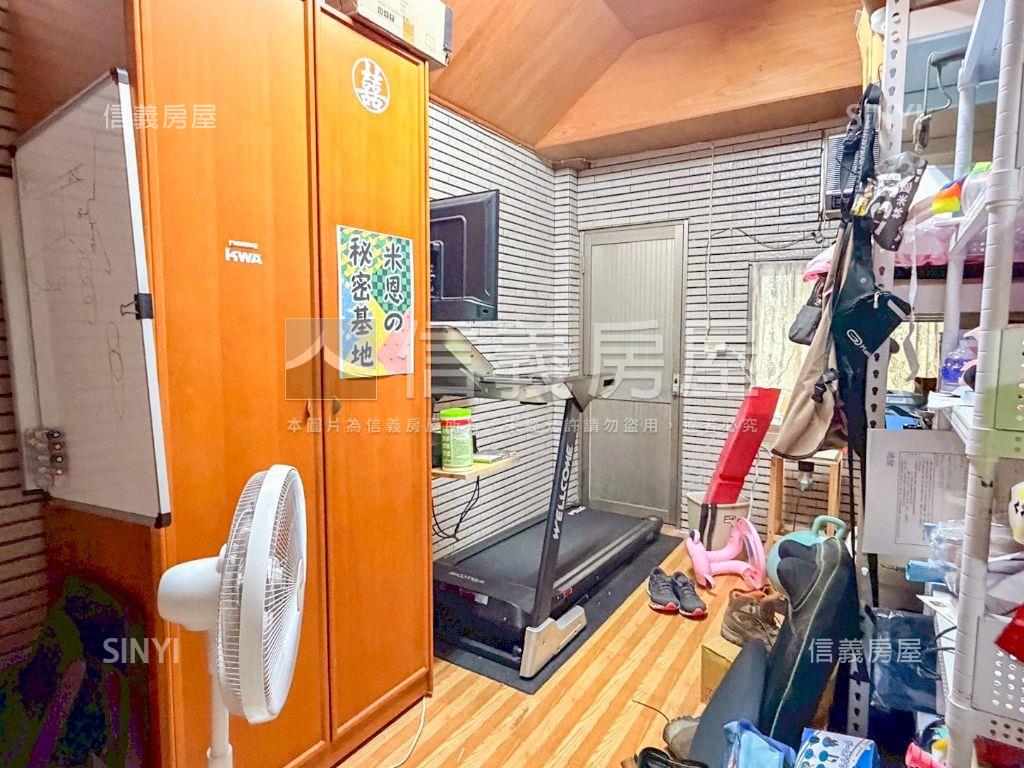 黃線Ｙ０１旁大地坪面寬透房屋室內格局與周邊環境