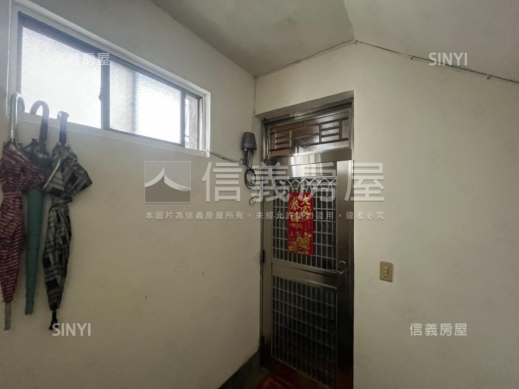 面公園邊間採光２樓寓房屋室內格局與周邊環境