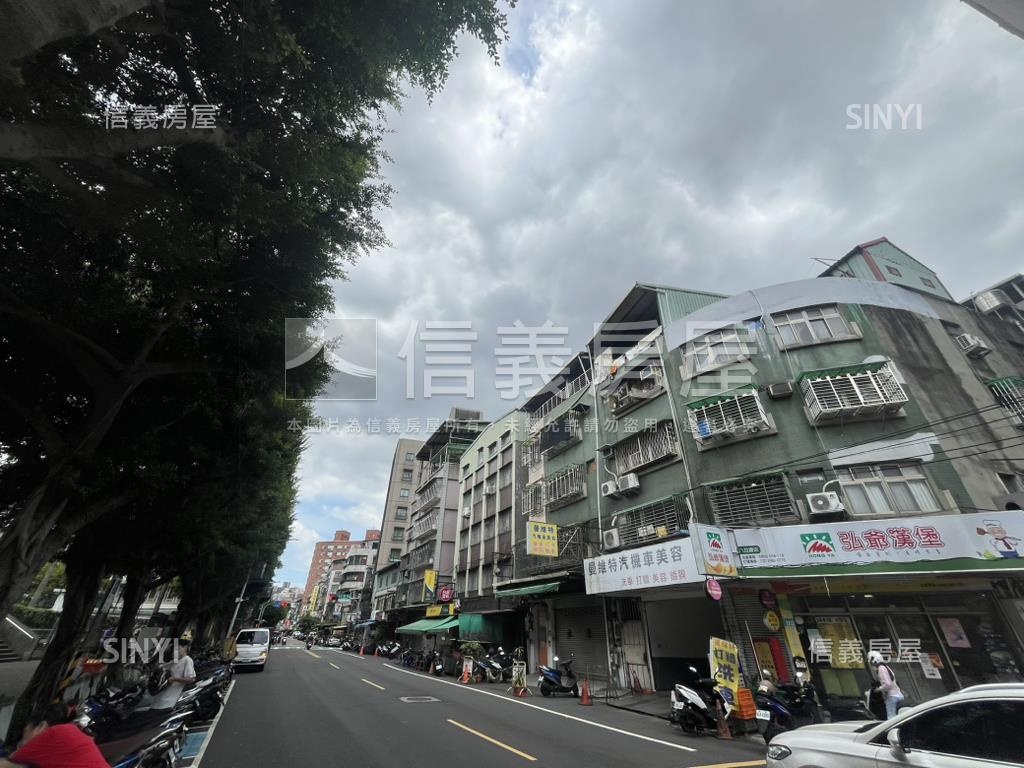 面公園邊間採光２樓寓房屋室內格局與周邊環境