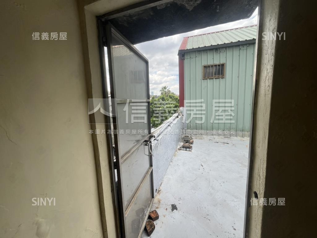 面公園邊間採光２樓寓房屋室內格局與周邊環境