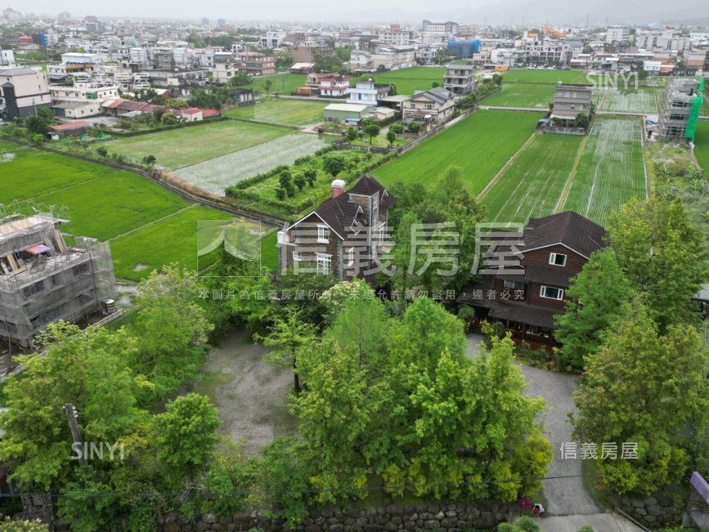 宜蘭｜古堡木屋歐式雙別墅房屋室內格局與周邊環境