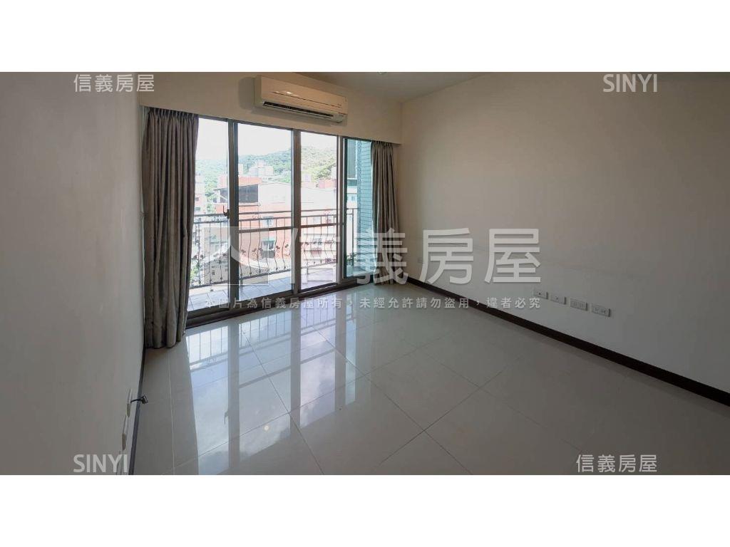 近美麗華電梯三房車位誠售房屋室內格局與周邊環境