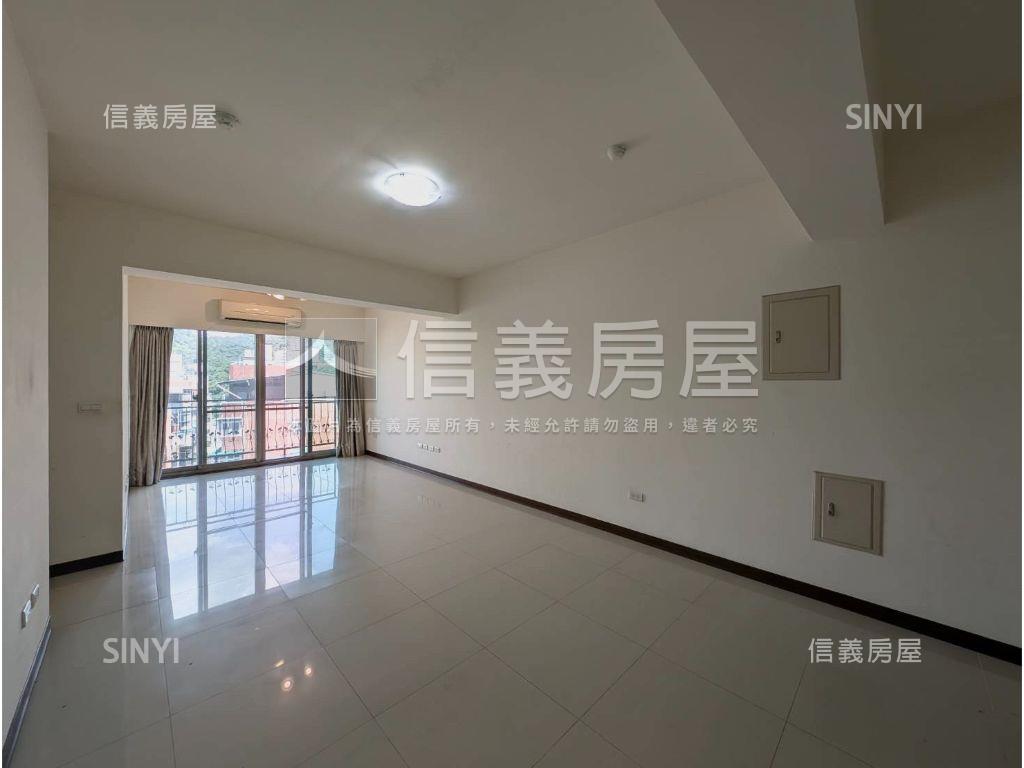近美麗華電梯三房車位誠售房屋室內格局與周邊環境