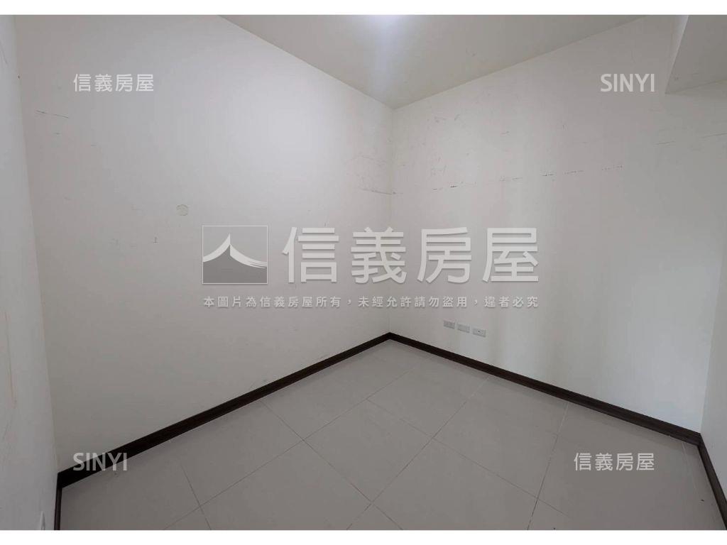 近美麗華電梯三房車位誠售房屋室內格局與周邊環境