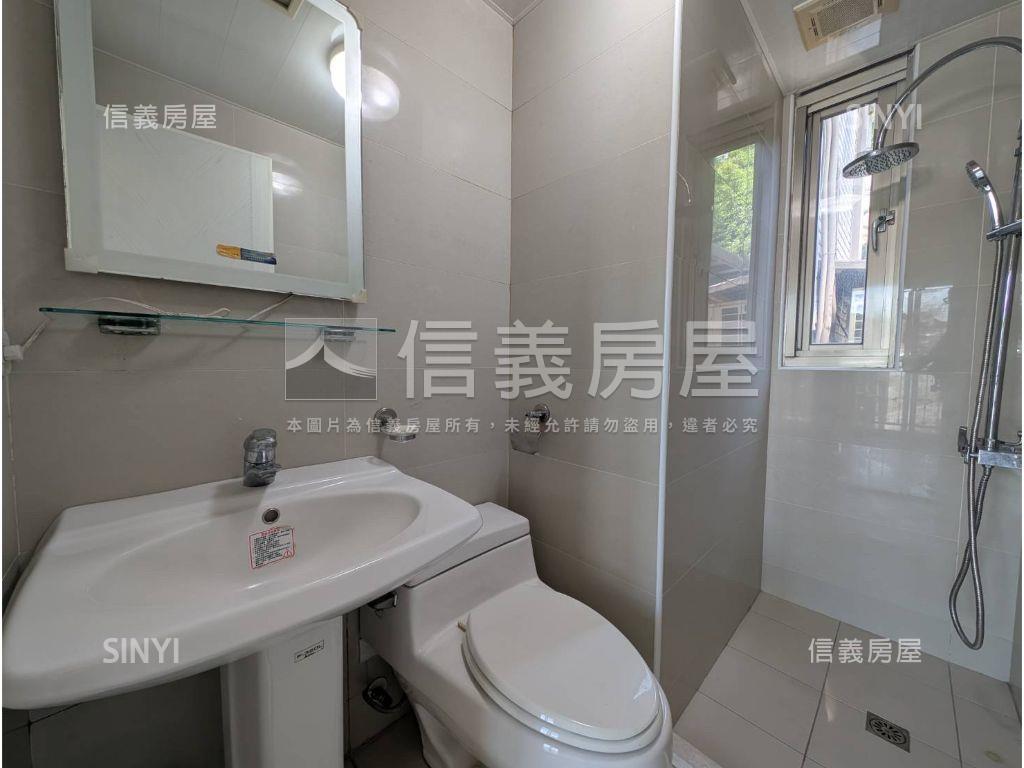 近美麗華電梯三房車位誠售房屋室內格局與周邊環境