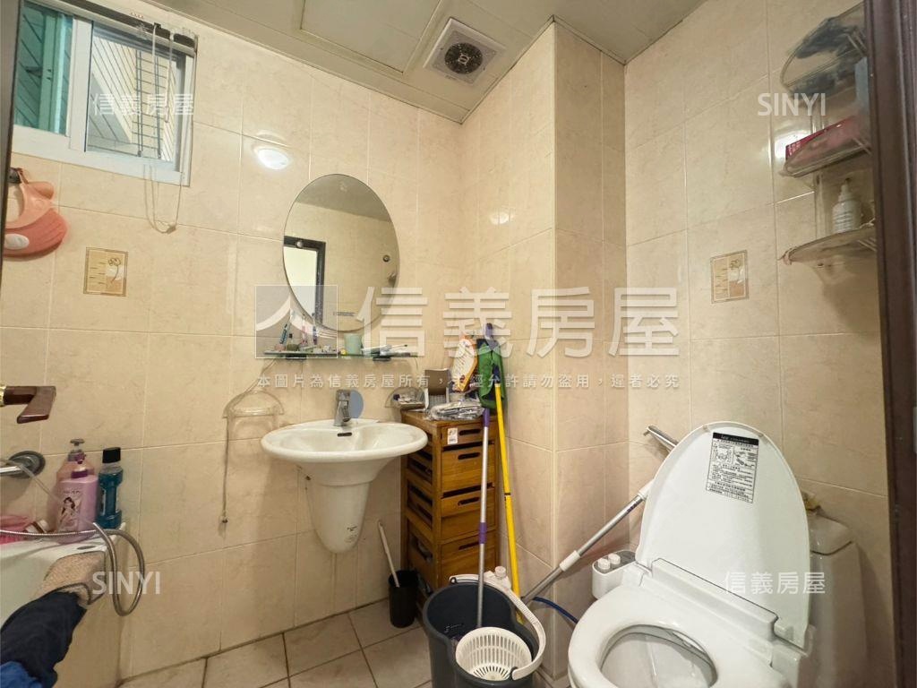 捷運尊邸三房車位房屋室內格局與周邊環境