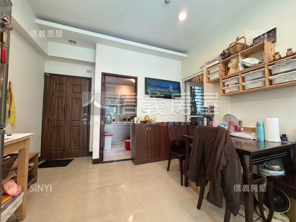 捷運尊邸三房車位房屋室內格局與周邊環境