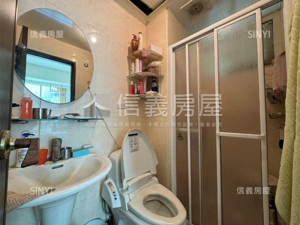 捷運尊邸三房車位房屋室內格局與周邊環境