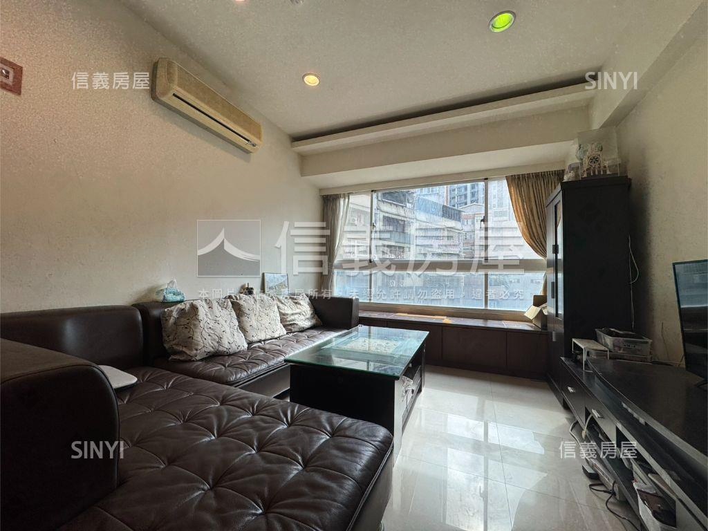 捷運尊邸三房車位房屋室內格局與周邊環境