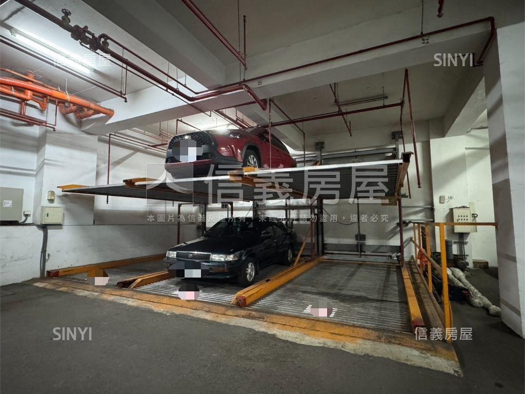 下樓捷運三房車位房屋室內格局與周邊環境