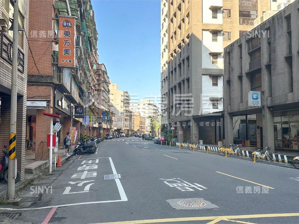★綠意皇邑金店面★房屋室內格局與周邊環境