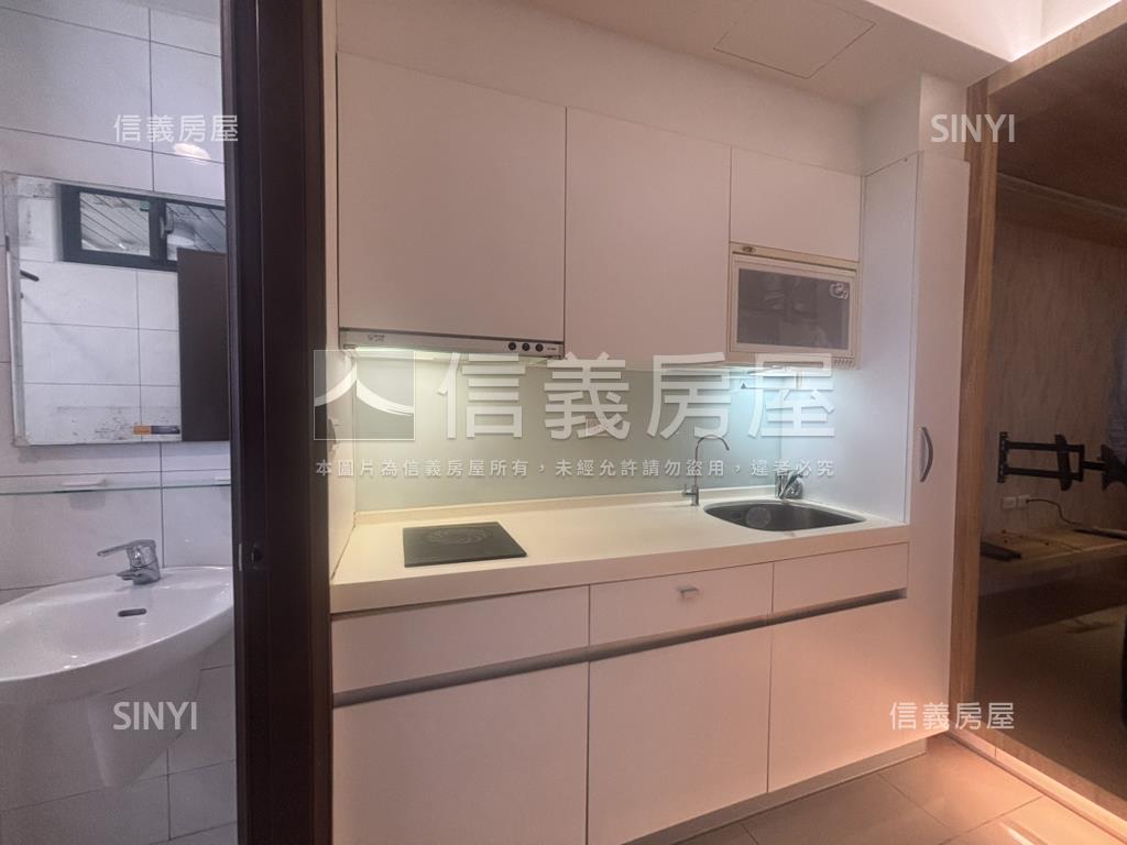 喬崴ＭＯＭＡ套房房屋室內格局與周邊環境