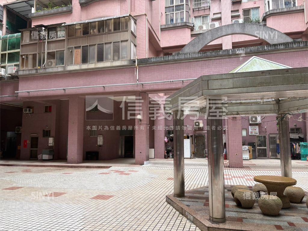 台北樂高大空間帶車位房屋室內格局與周邊環境