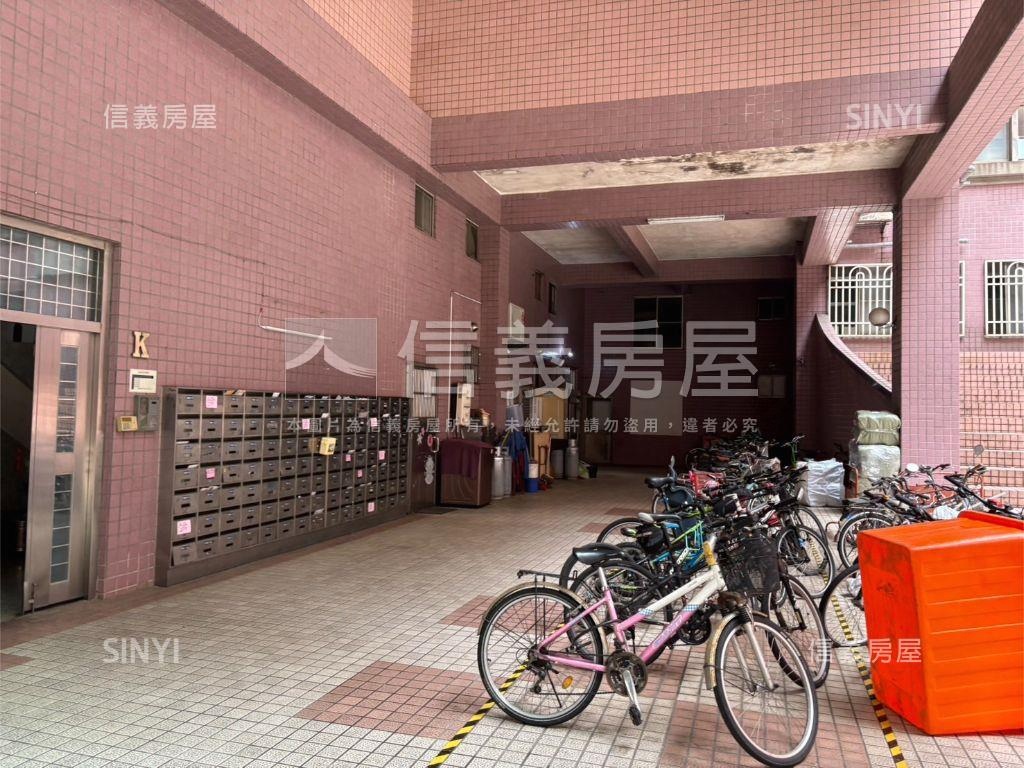 台北樂高大空間帶車位房屋室內格局與周邊環境