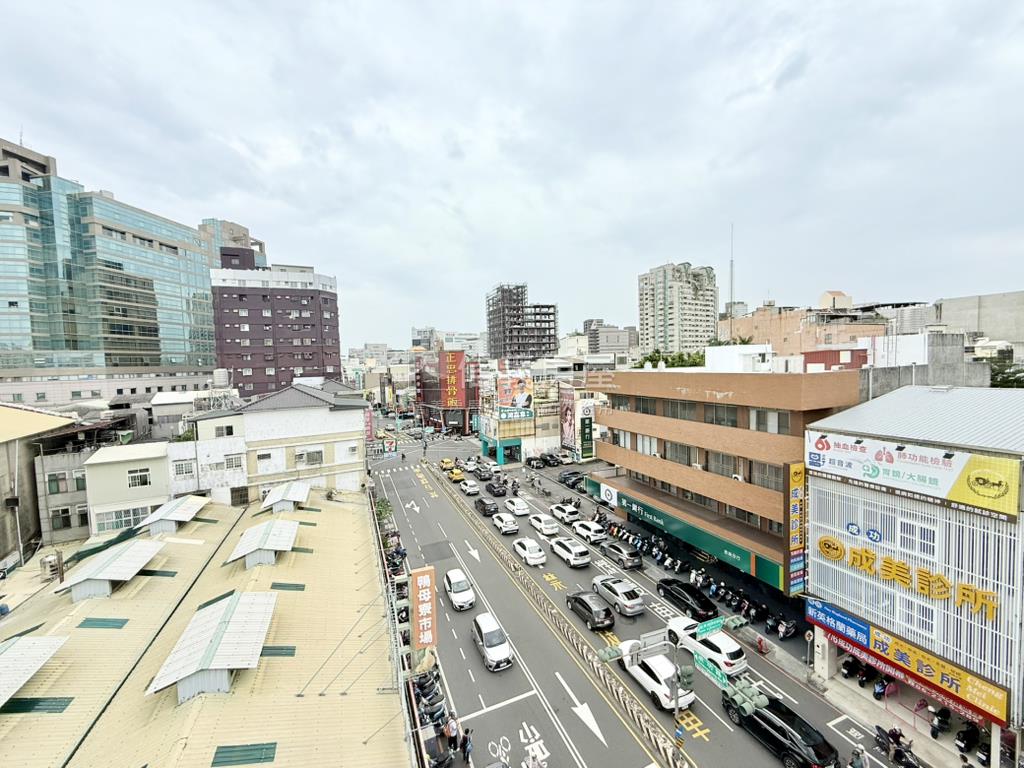 鴨母寮旁黃金發財店面房屋室內格局與周邊環境
