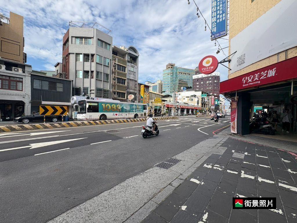 鴨母寮旁黃金發財店面房屋室內格局與周邊環境