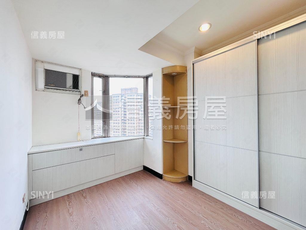 藝文發財高樓景觀三房車位房屋室內格局與周邊環境