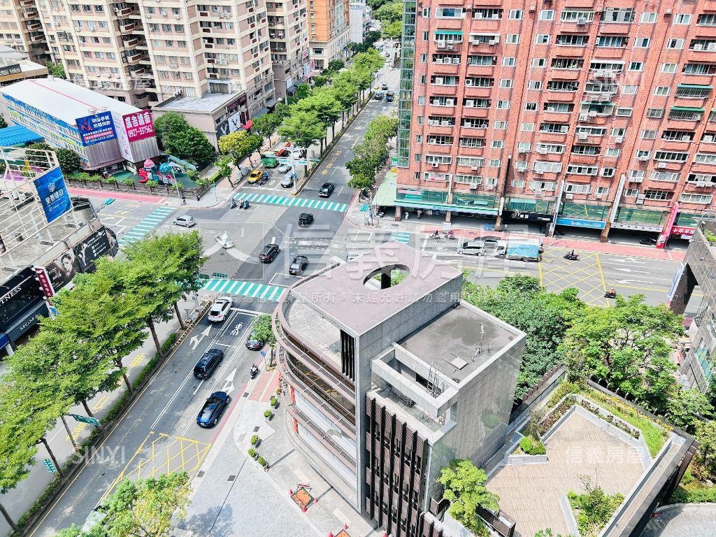 藝文發財高樓景觀三房車位房屋室內格局與周邊環境