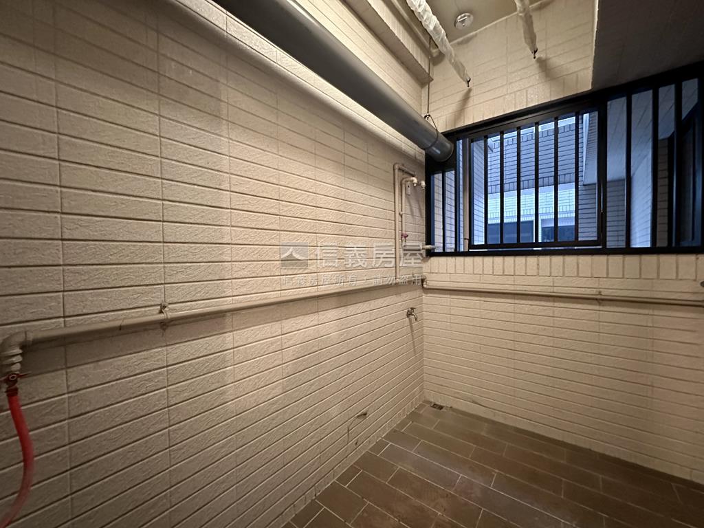全誠ｘ城揚，三房平車房屋室內格局與周邊環境