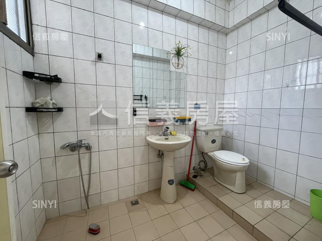 前後陽台／一層一戶／美寓房屋室內格局與周邊環境