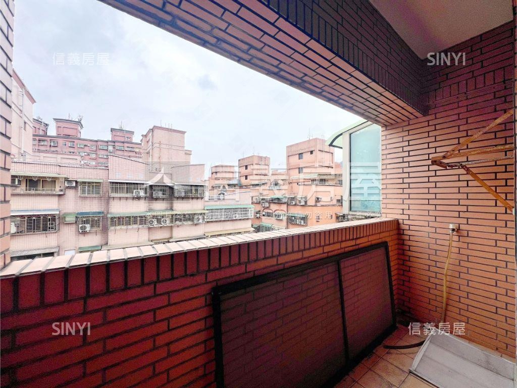 山水豪景低總價二房車位房屋室內格局與周邊環境