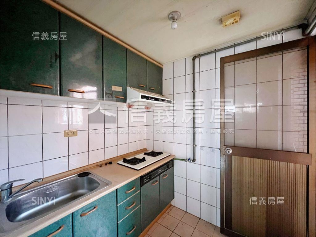 山水豪景低總價二房車位房屋室內格局與周邊環境