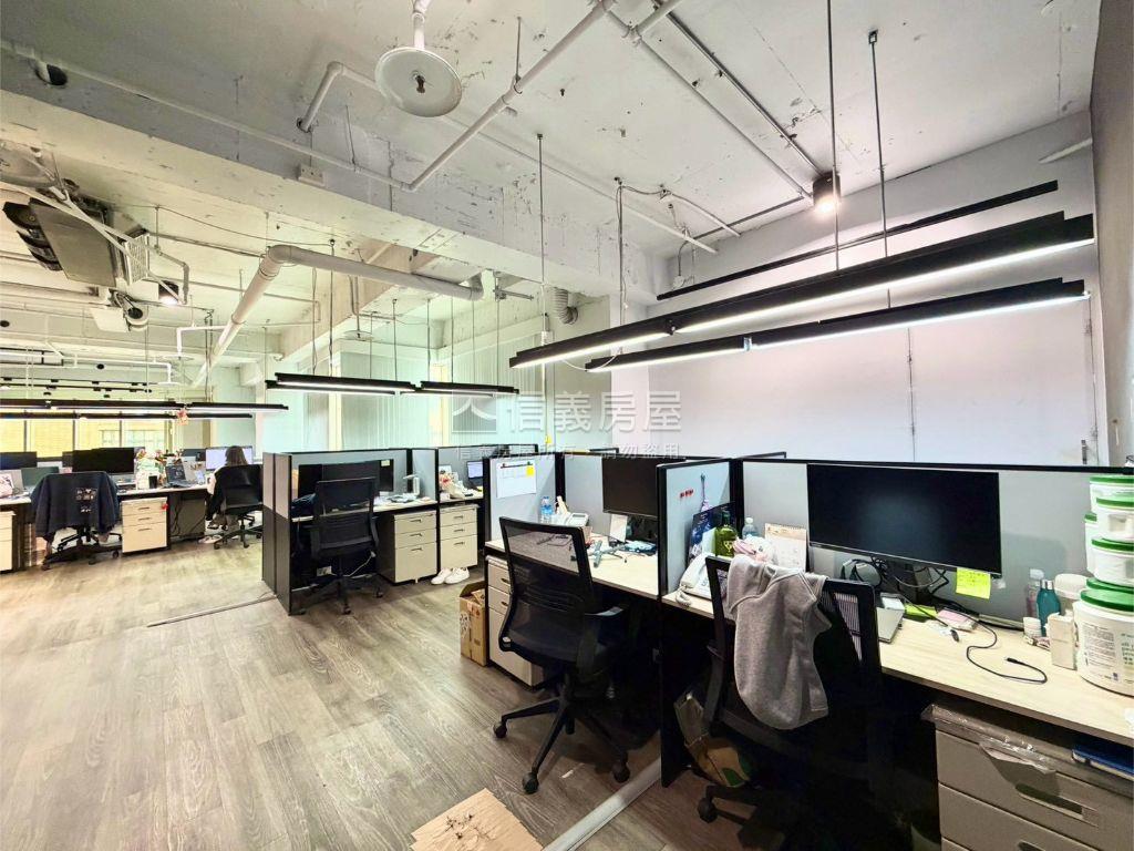 【信義】世貿高樓景觀純辦房屋室內格局與周邊環境