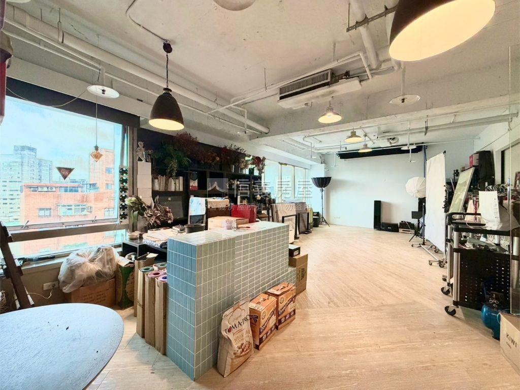 【信義】世貿高樓景觀純辦房屋室內格局與周邊環境