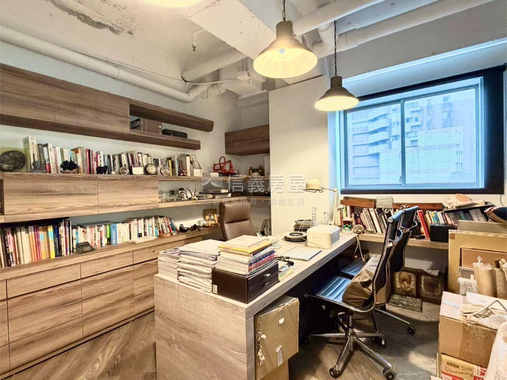 【信義】世貿高樓景觀純辦房屋室內格局與周邊環境