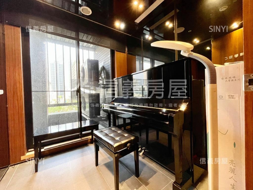 稀有國賓大悅次頂２＋１房房屋室內格局與周邊環境