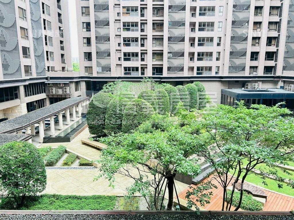 一品國硯大露臺三房雙車位房屋室內格局與周邊環境