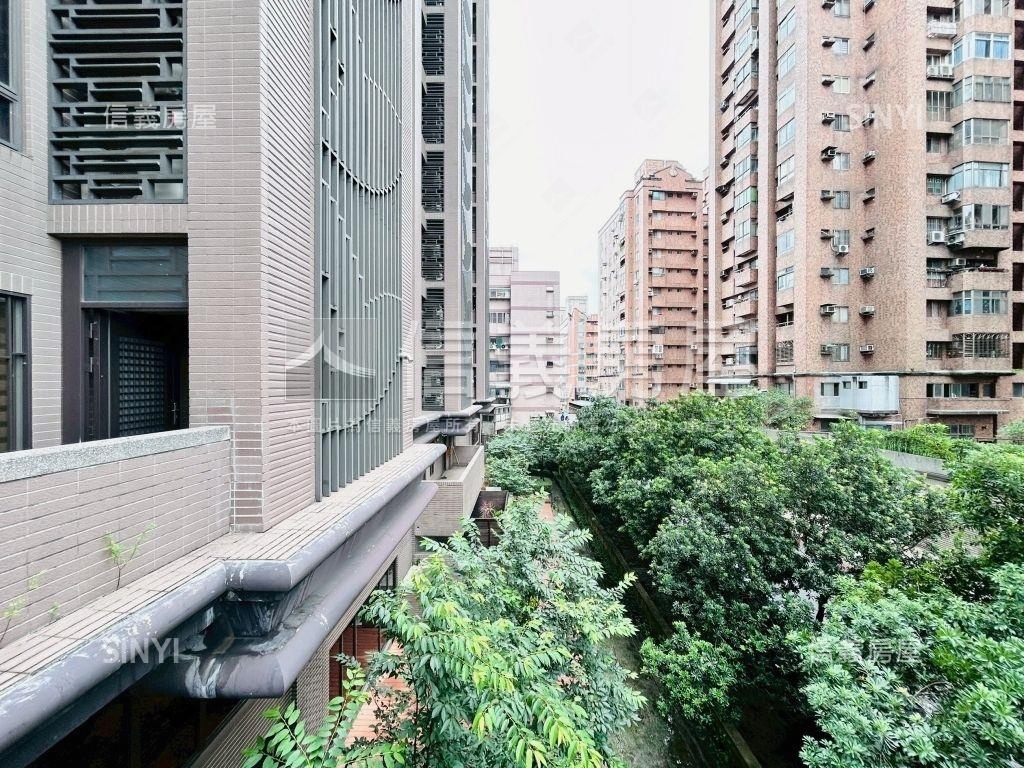 一品國硯大露臺三房雙車位房屋室內格局與周邊環境