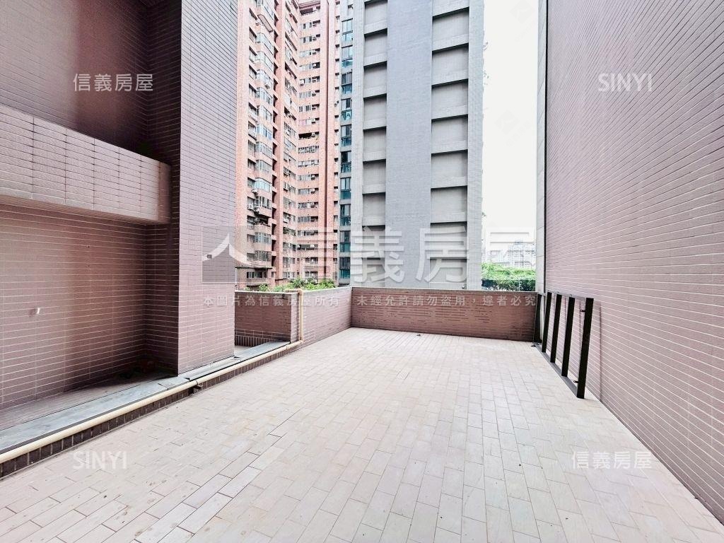 一品國硯大露臺三房雙車位房屋室內格局與周邊環境