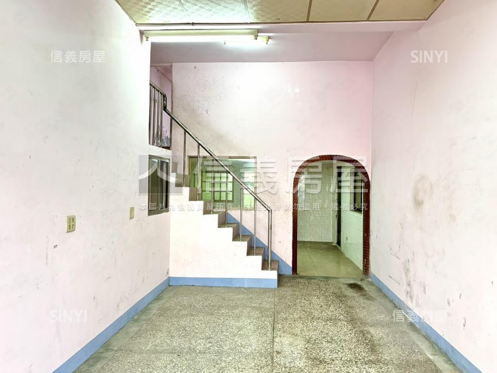 近美麗島一樓店面房屋室內格局與周邊環境