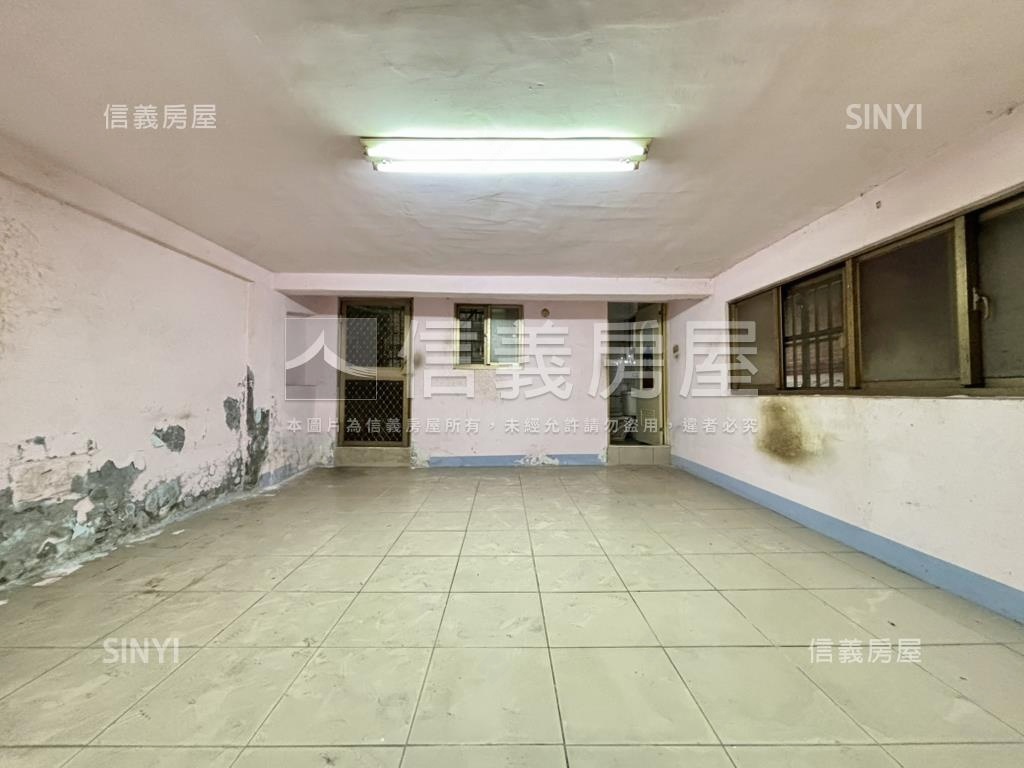 近美麗島一樓店面房屋室內格局與周邊環境