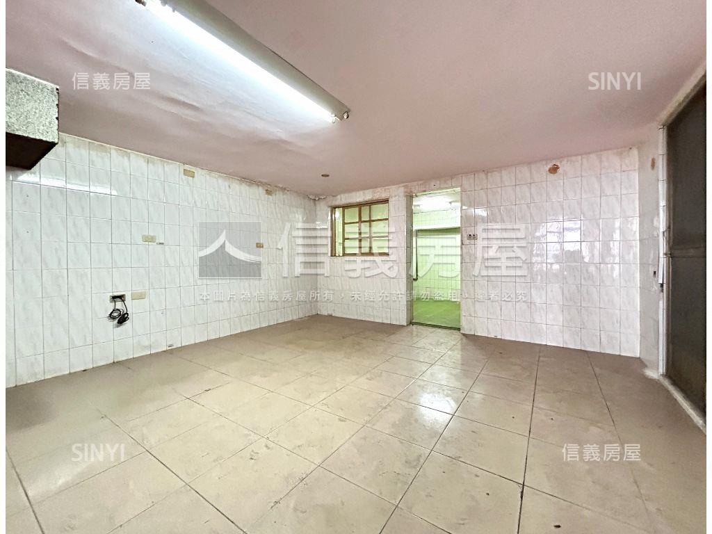 近美麗島一樓店面房屋室內格局與周邊環境