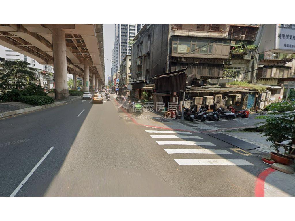 專任微風斜對面大安坡平車房屋室內格局與周邊環境