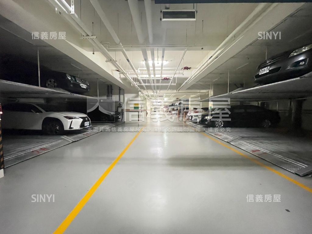 運動時代社區住戶坡機車位房屋室內格局與周邊環境