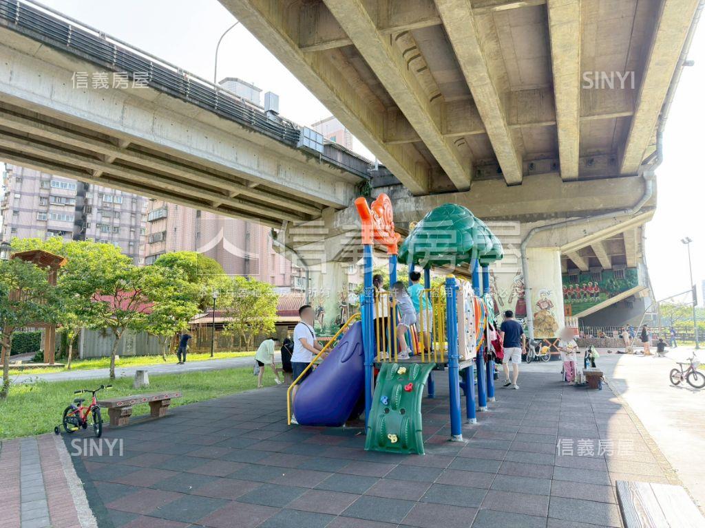 華鋐晴光兩房舒適前後陽台房屋室內格局與周邊環境