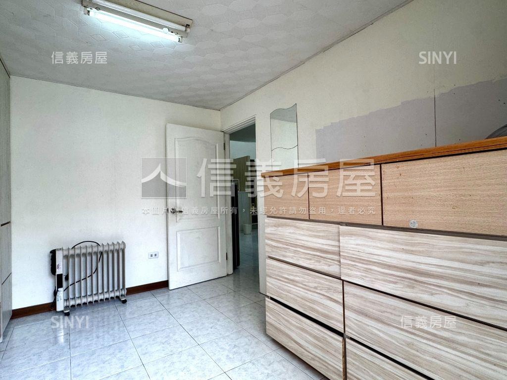 安靜溫馨的家有兩個車位房屋室內格局與周邊環境