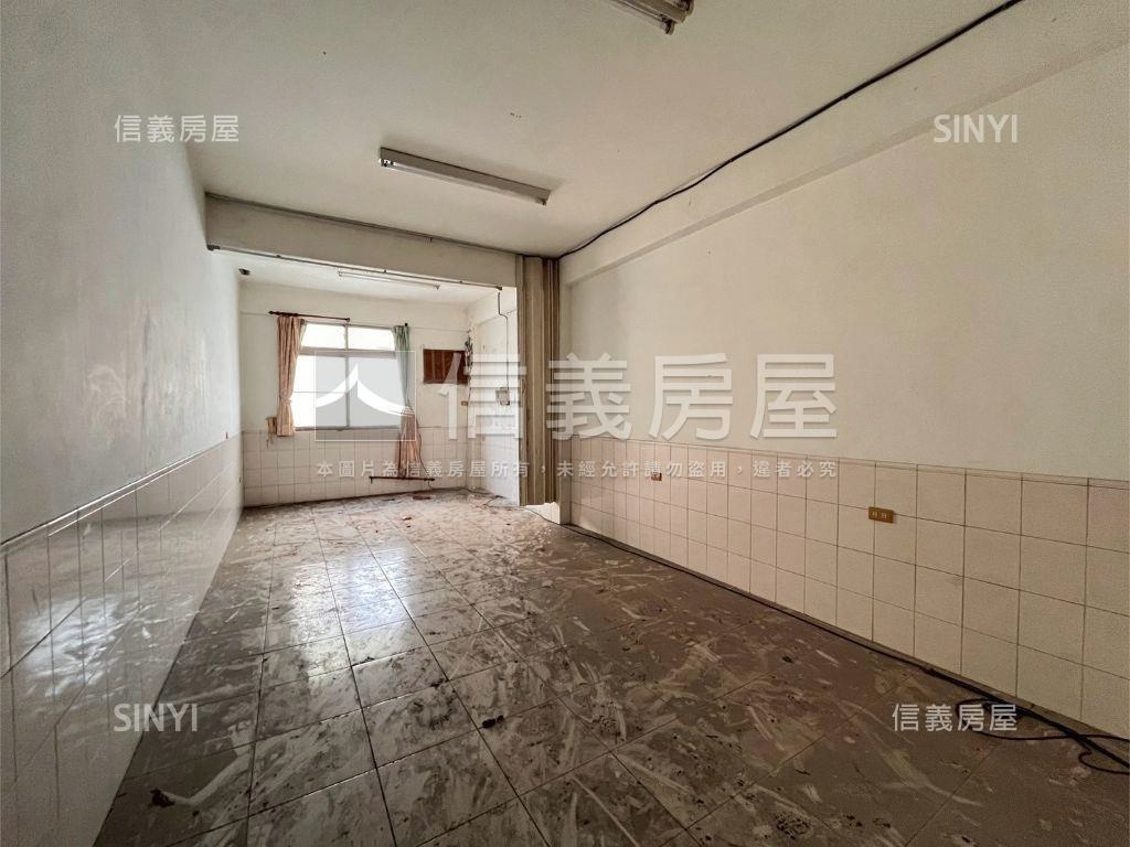近鳳山體育館透天房屋室內格局與周邊環境