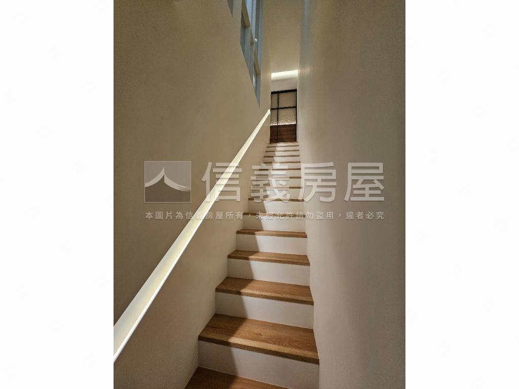 采采良品挑高美裝潢房屋室內格局與周邊環境