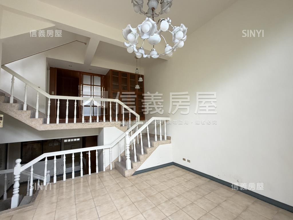 四季春稀有透天房屋室內格局與周邊環境